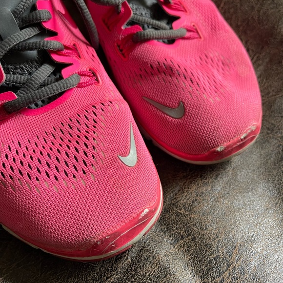 Nike trainers- bright pink & grey - Picture 3 of 8